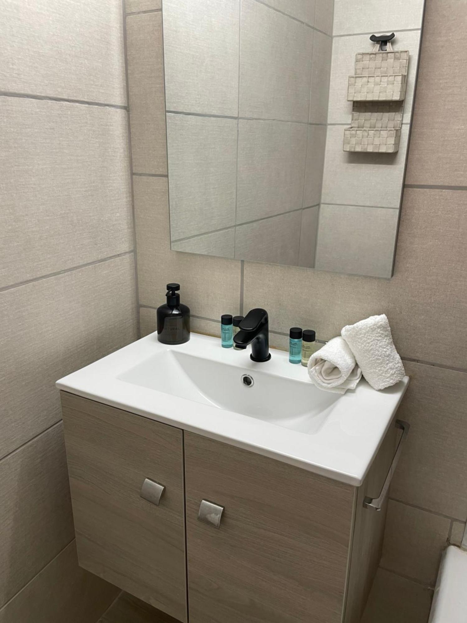 Vivian Modern Apartment 아테네 외부 사진